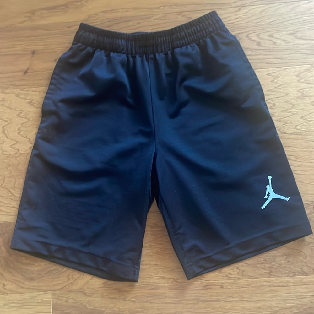 Boys Jordan basketball shorts. Size medium.